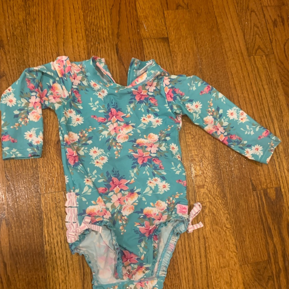 Ruffle butts rash guard bathing suit for babies